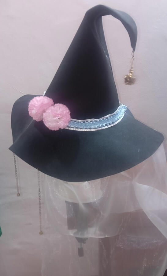 Side Witch Hat